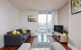 Lovely Central Abode - Amazing Views - Parking